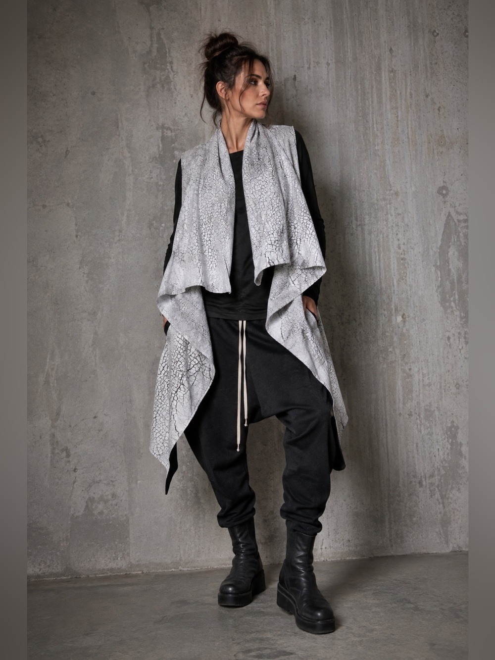 Rick Owens NWT Cracked Leather Cape Vest Grey Size M Authentic $1485 Rare Unisex - Picture 2 of 16